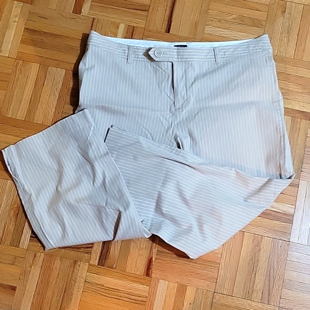 GAP tan with white stripe capris.